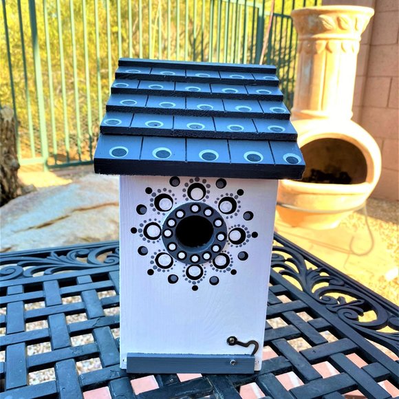 New Hand Painted Birdhouse - Picture 4 of 5